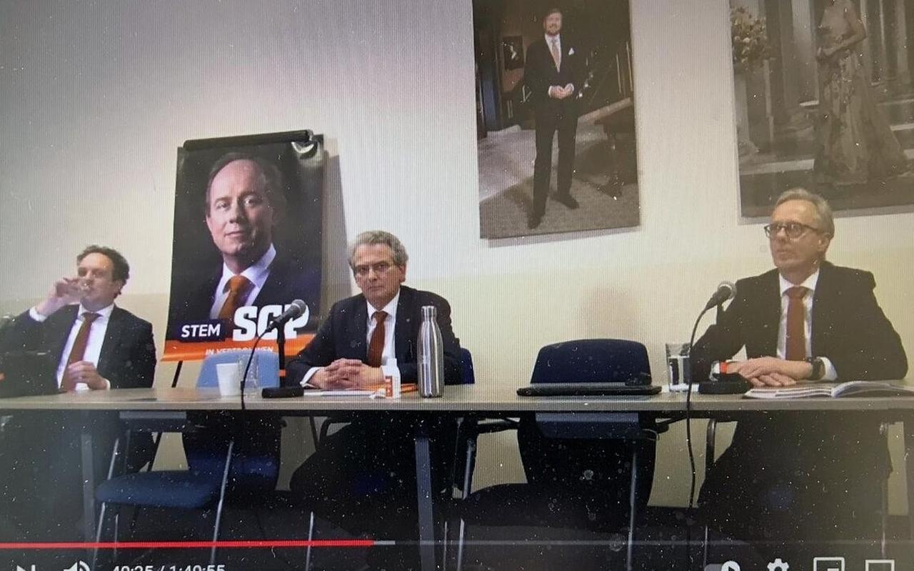 Een tijdsbeeld: verkiezingsavond via de computer. Een tijdsbeeld: verkiezingsavond via de computer.