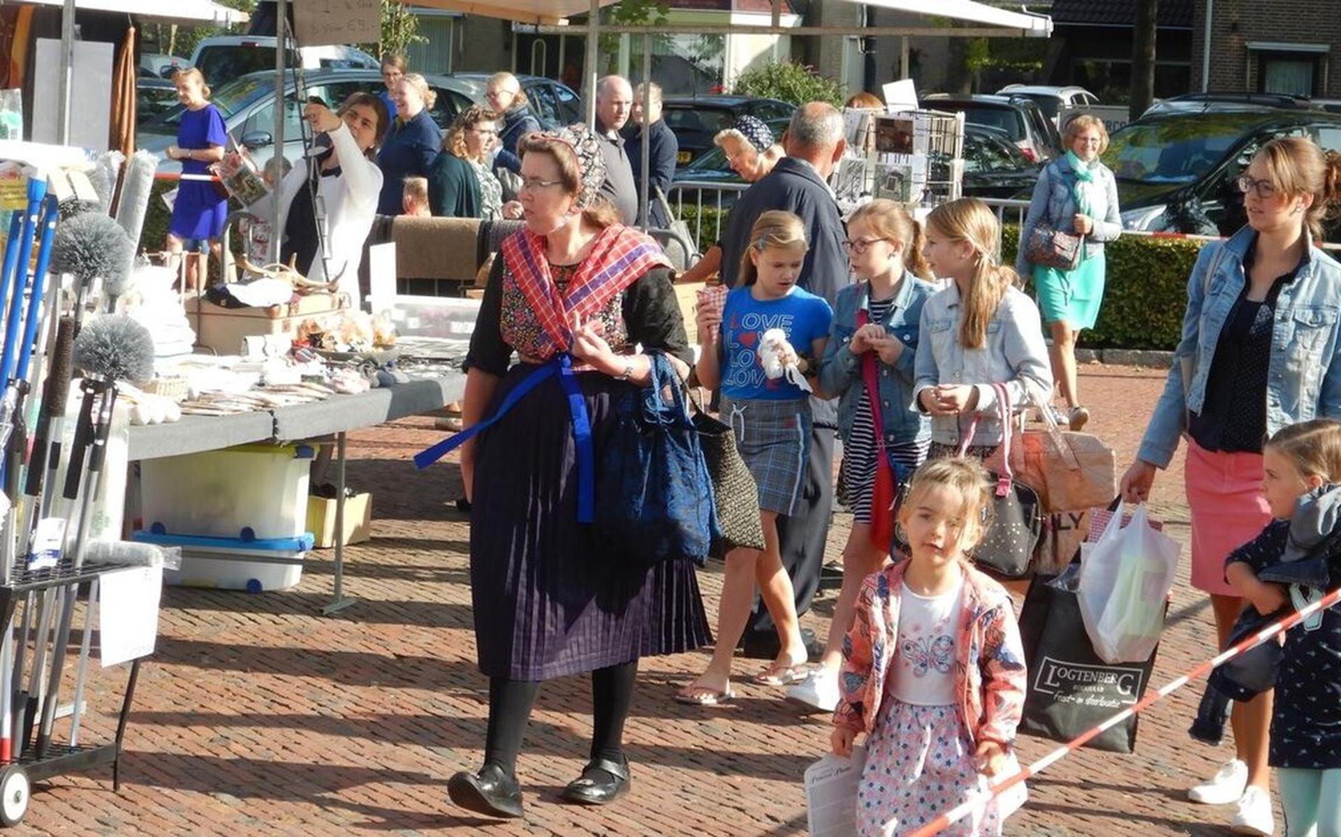 Het Marktplein in Staphorst is het decor voor de talentenmarkt. Het plein leent zich vaker voor zulke markten, zoals de verkoopdag Adullam.
