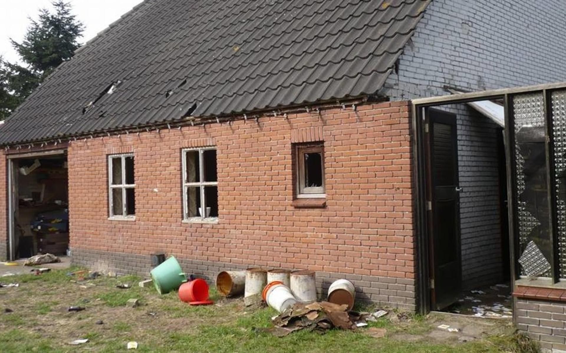 Vandalen slopen woning in Vinkenbuurt