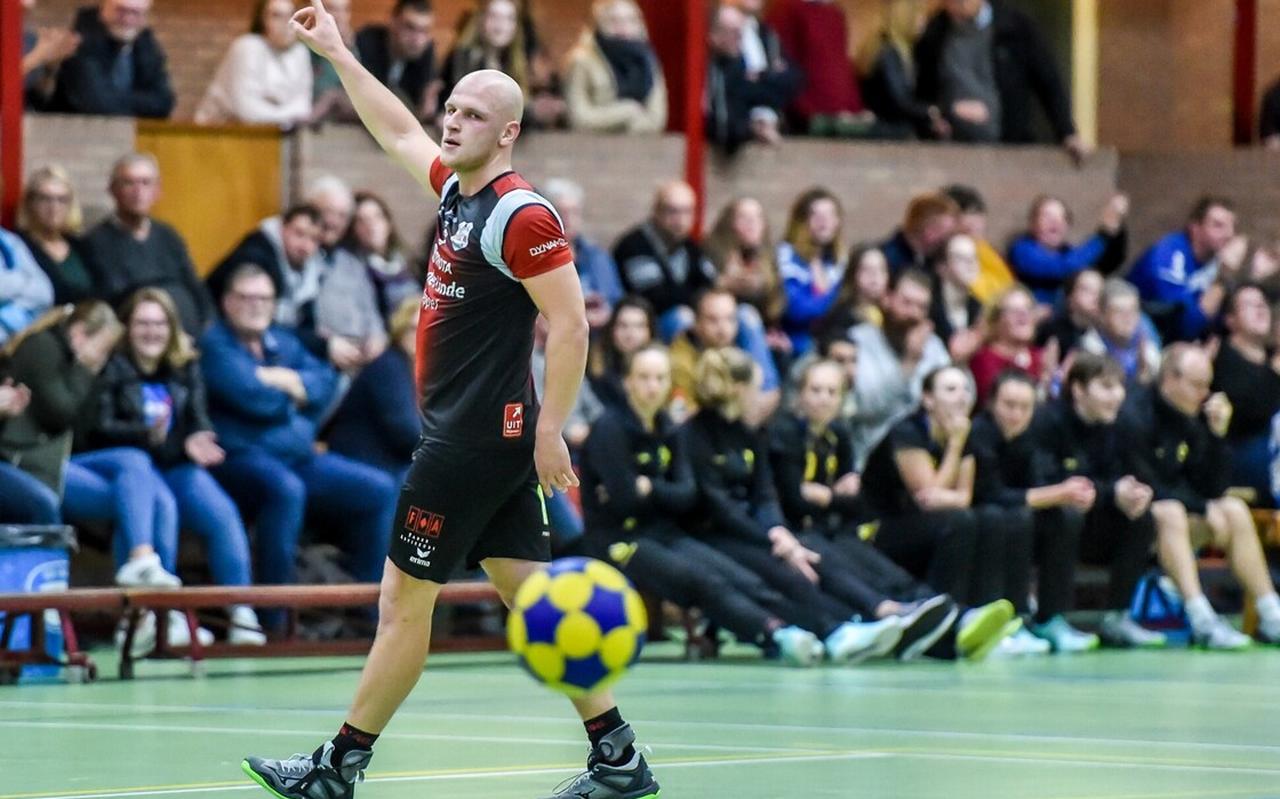 De 24-jarige Max Malestein is benoemd tot aanvoerder, nu DOS’46 een ander gezicht heeft gekregen. De 24-jarige Max Malestein is benoemd tot aanvoerder, nu DOS’46 een ander gezicht heeft gekregen.