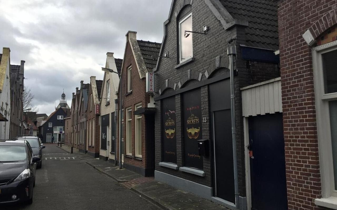 In de Voorstraat in Meppel zitten twee prostitutiebedrijven: Club Cilver en Nikita's Secrets. In de Voorstraat in Meppel zitten twee prostitutiebedrijven: Club Cilver en Nikita's Secrets.