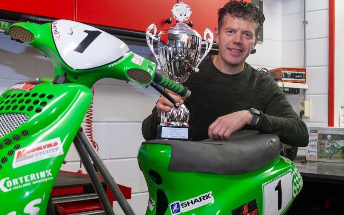 Karel Prins is Nederlands kampioen scooterracen. Karel Prins is Nederlands kampioen scooterracen.