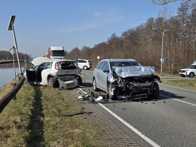 Seconden lang ziet bestuurder stilstaande auto in Rouveen niet op de weg, rechter legt taakstraf op