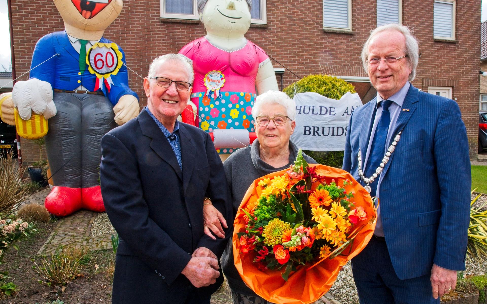 Albert en Jannie Jurjens uit Uffelte zijn 60 jaar getrouwd en genieten nog elke dag