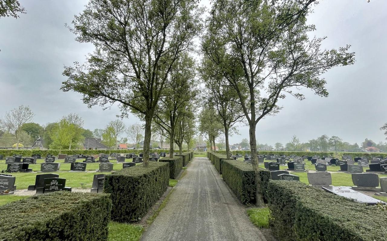 De begraafplaats aan scholenweg in Rouveen.