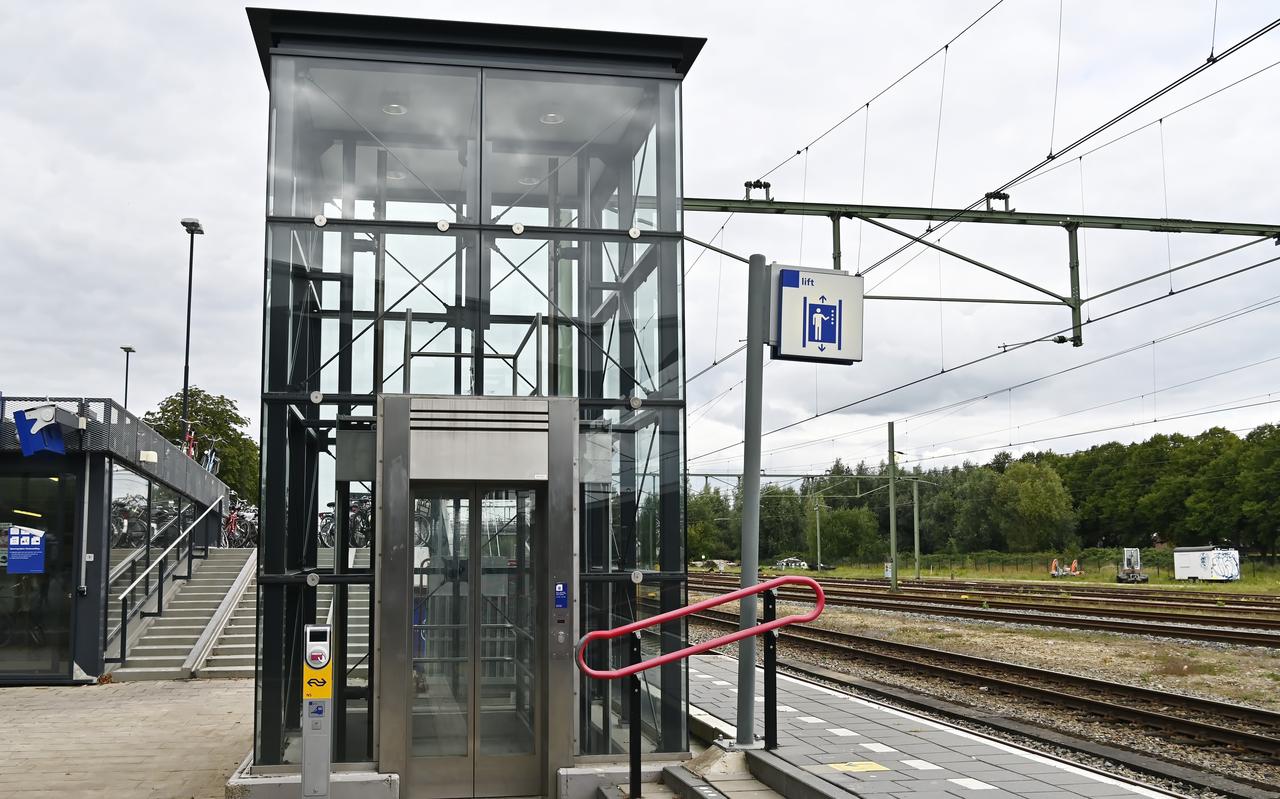 De liften bij het station in Meppel waren regelmatig het slachtoffer van vandalisme. De liften bij het station in Meppel waren regelmatig het slachtoffer van vandalisme.