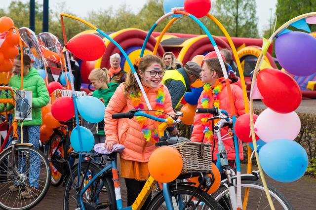 Staphorst maakt zich op voor Koningsdag en Oranjeweek