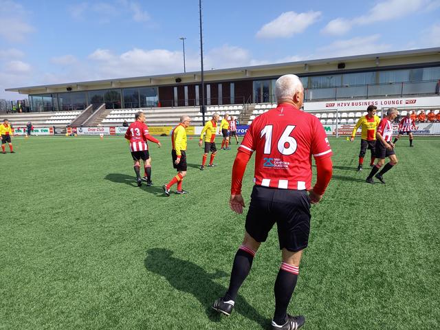 Irnsum en VEV ’67 winnaars voetbalcompetitie Walking Footbal Noord Nederland