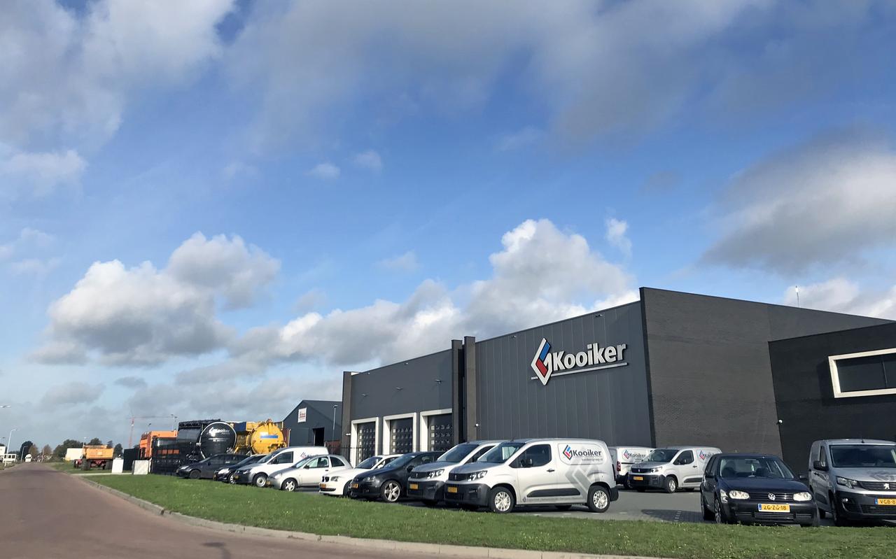 De Esch V moet er snel komen, vindt de politiek. Het nieuwe bedrijventerrein Bullingerslag (foto) loopt ook al flink vol. De Esch V moet er snel komen, vindt de politiek. Het nieuwe bedrijventerrein Bullingerslag (foto) loopt ook al flink vol.