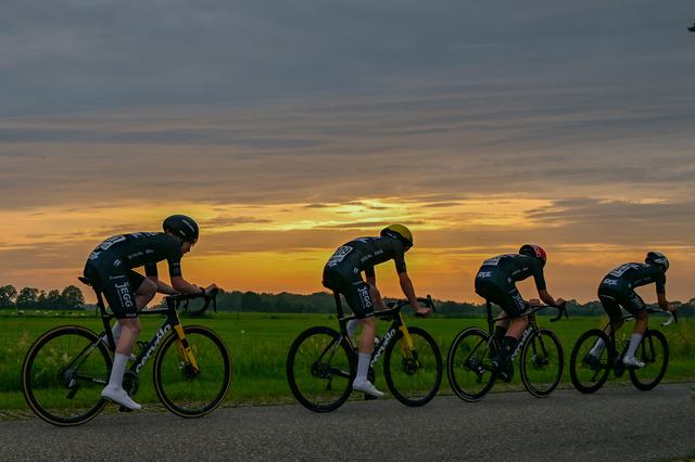 Tweedaagse van Nijeveen is geslaagd wielerevenement, ondanks enkele valpartijen