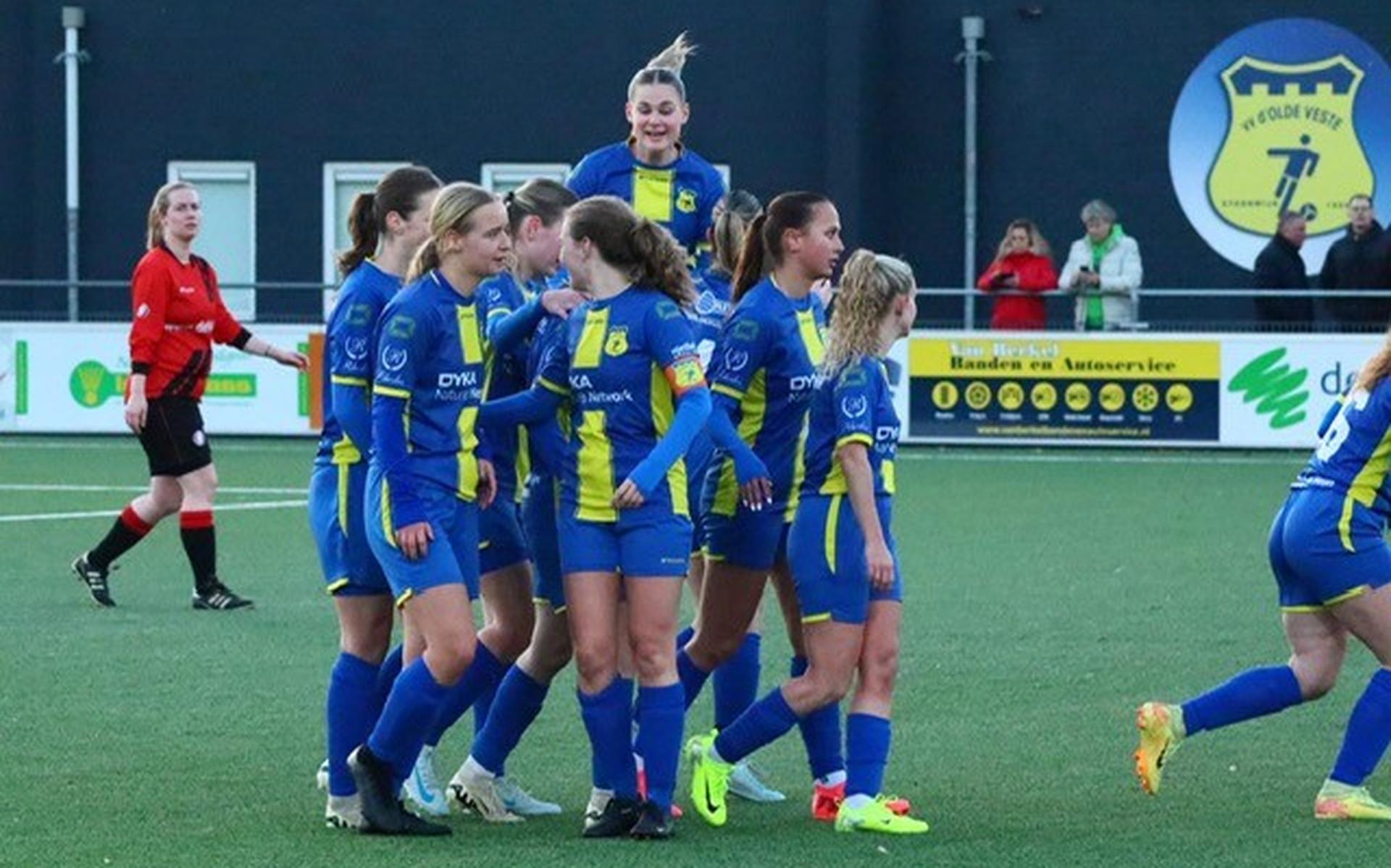 Vrouwen Olde Veste pakken periodetitel; gemeentelijke derby tegen Steenwijkerwold levert ruime thuis