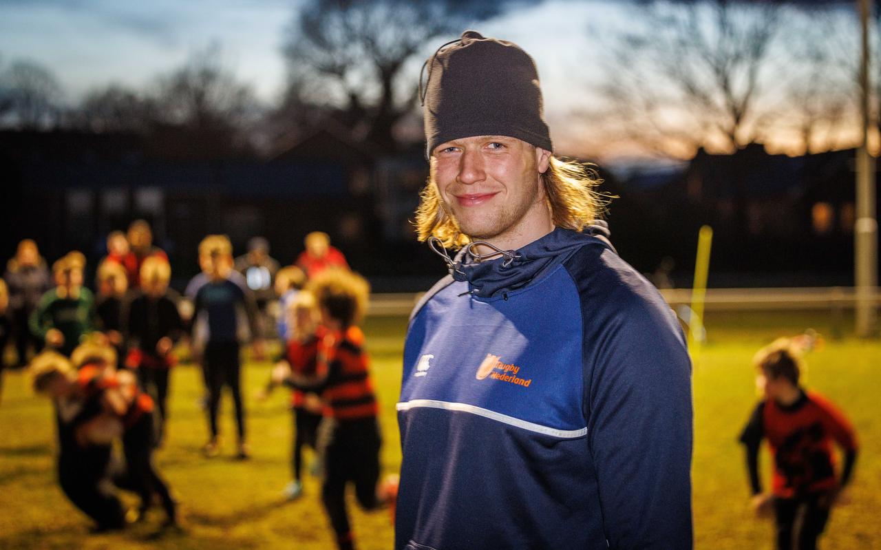 Rugby-international Koen Bloemen verzorgde donderdagavond een clinic bij zijn oude club The Big Stones in Havelte. Rugby-international Koen Bloemen verzorgde donderdagavond een clinic bij zijn oude club The Big Stones in Havelte.