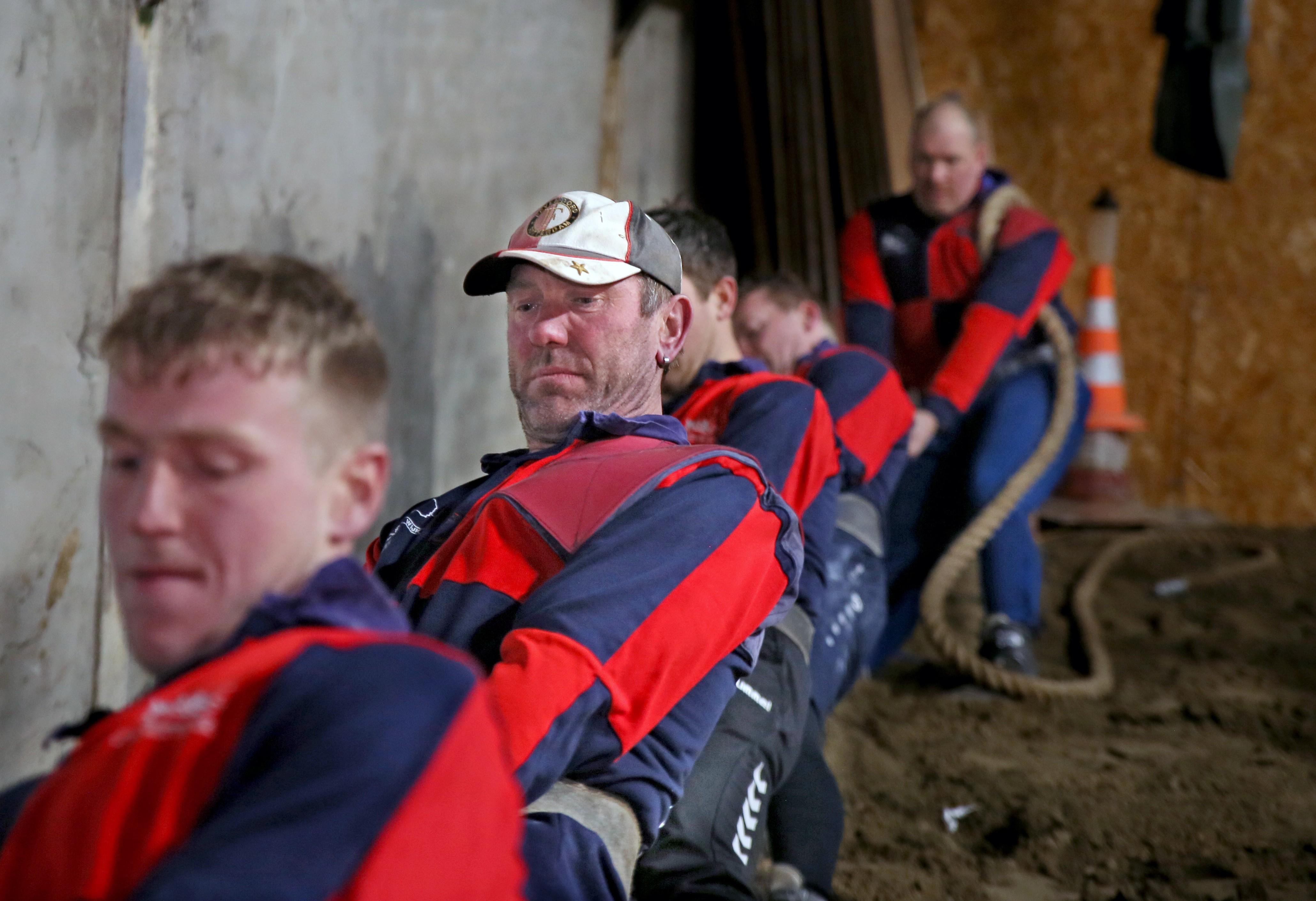 Touwtrekkers van Wittink uit Staphorst doen mee aan het NK Outdoor Touwtrekken in Veenendaal. Sjorre