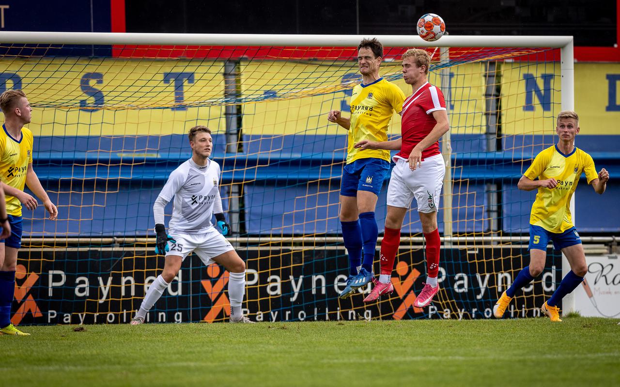 Staphorst speelt tegen Harkemase Boys, ter voorbereiding op de competitie.