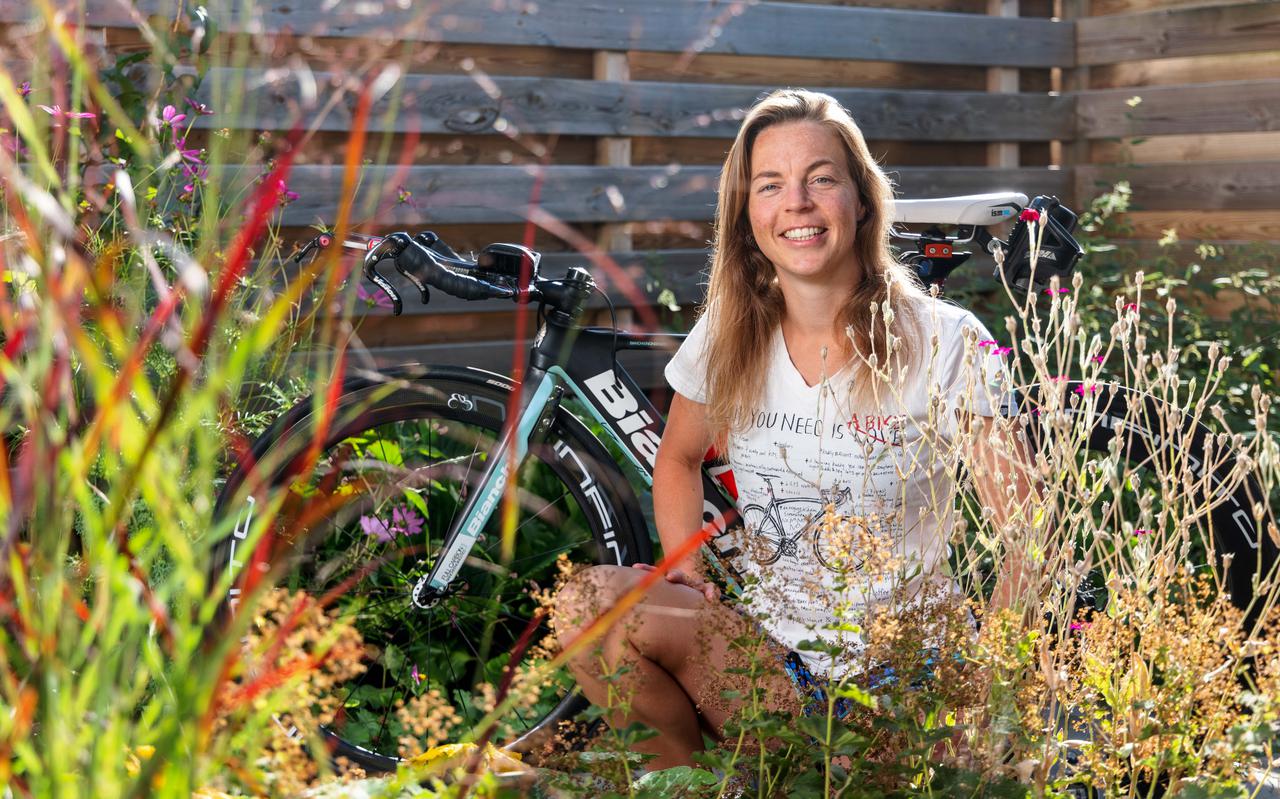 Sinds kort heeft triatlete Marion Tuin een moestuintje: 'Heerlijk, een beetje wroeten in de tuin. Ik word er steeds drukker mee.'