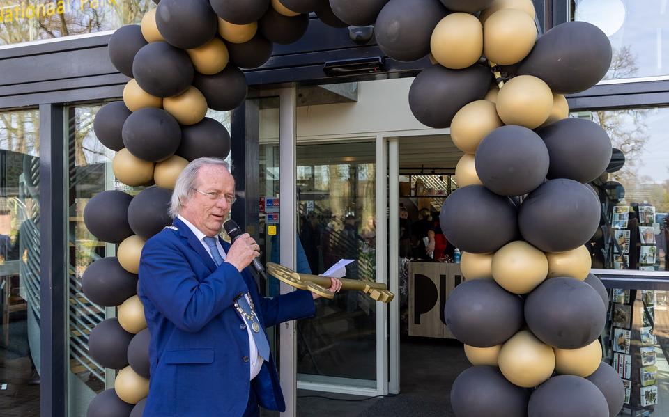 Puur in Diever is officieel van start. Horeca, dagbesteding én toeristische informatie geeft glazen
