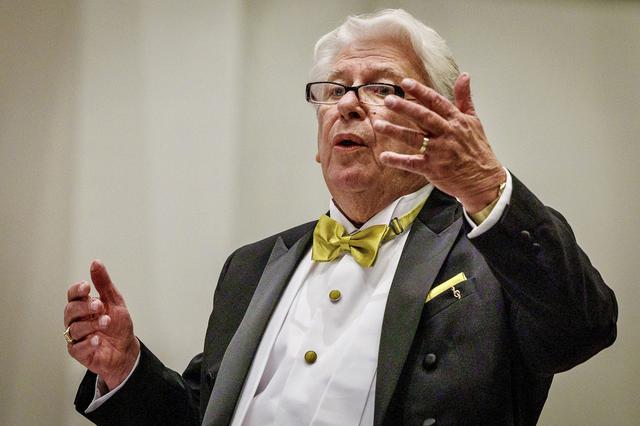 Dirigent Johan Rodenhuis uit Nijeveen viert zijn 50-jarig dirigentschap met een jubileumconcert in D