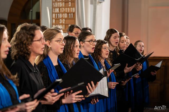 Twintigjarig Reformatorisch Gemengd Koor Cantilena Staphorst (honderd leden) houdt een jubileumconce