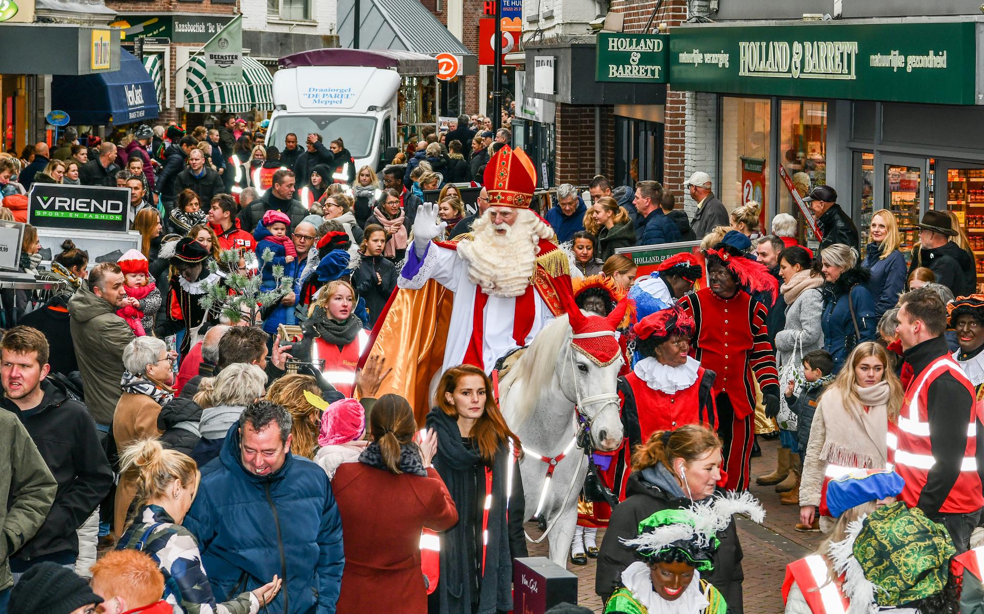 Sinterklaas maakt ook dit jaar een rijtoer door de stad. 