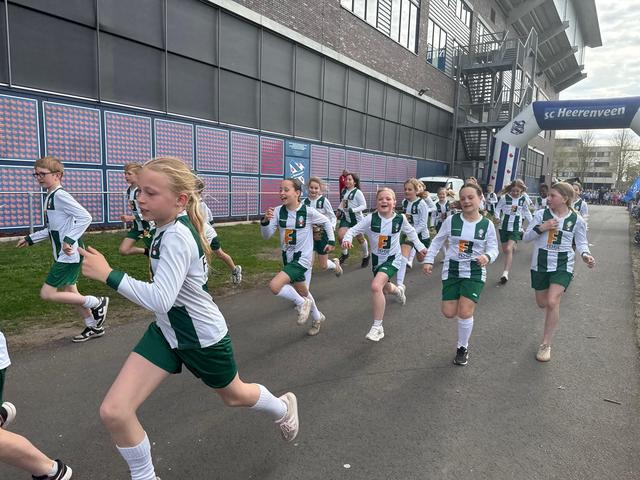 Jeugd HUC’21 uit Havelte haalt 2.730 euro op met sponsorloop