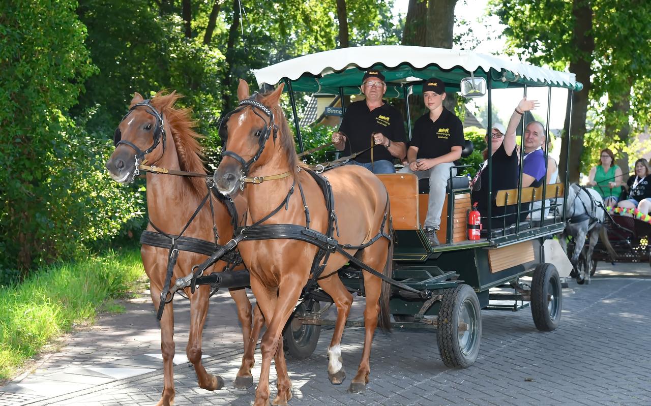 De voorgaande edities van de koetsentocht waren een groot succes. De voorgaande edities van de koetsentocht waren een groot succes.