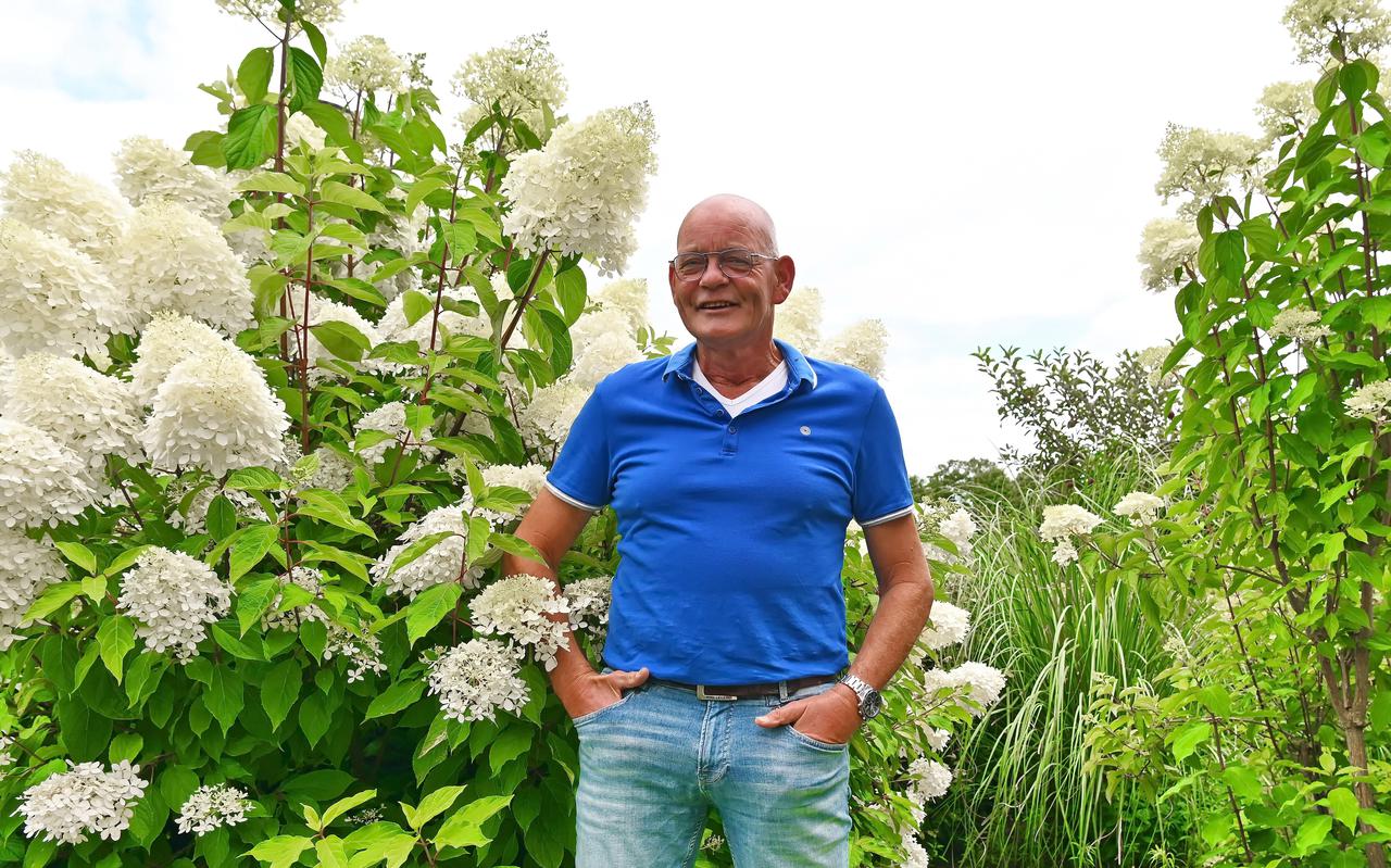 Fysiotherapeut Rypke Postma gaat met pensioen. Hij houdt van tuinieren. 'Als de tuin klaar is, gooi ik hem weer over de kop.' 