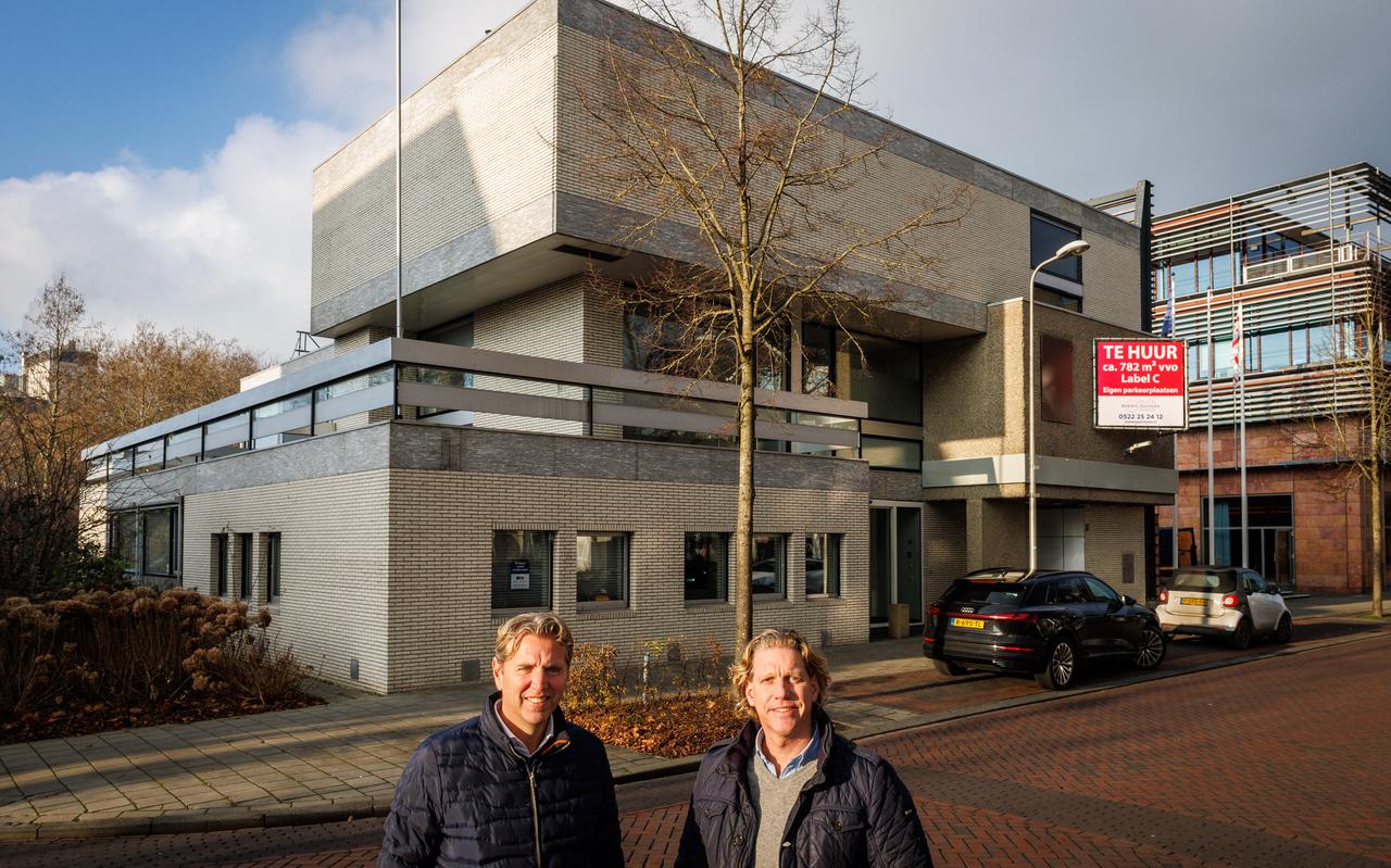 Henk Keur uit Meppel en Jaap Rumph uit Ruinerwold zijn de nieuwe eigenaren van het ABN-AMRO gebouw aan de Grote Oever