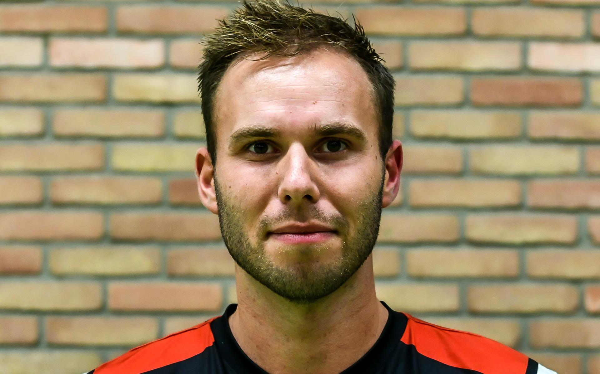 Jesse de Jong opende zaterdagavond de score in sporthal De Eendracht.