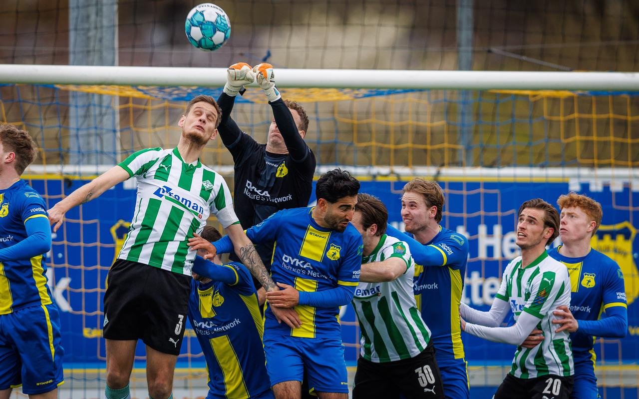 Op 15 april kwamen d'Olde Veste'54 en SC Genemuiden in competitieverband op 2-2 uit en dus is spanning bij voorbaat verzekerd voor de noordelijke districtsbekerfinale.
