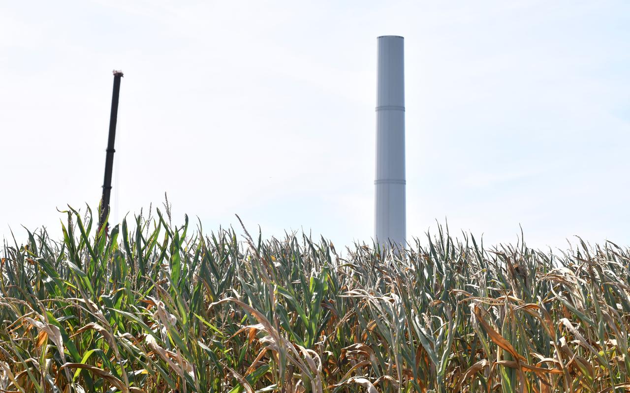 Molen van windpark Bovenwind in aanbouw in Staphorst. Molen van windpark Bovenwind in aanbouw in Staphorst.