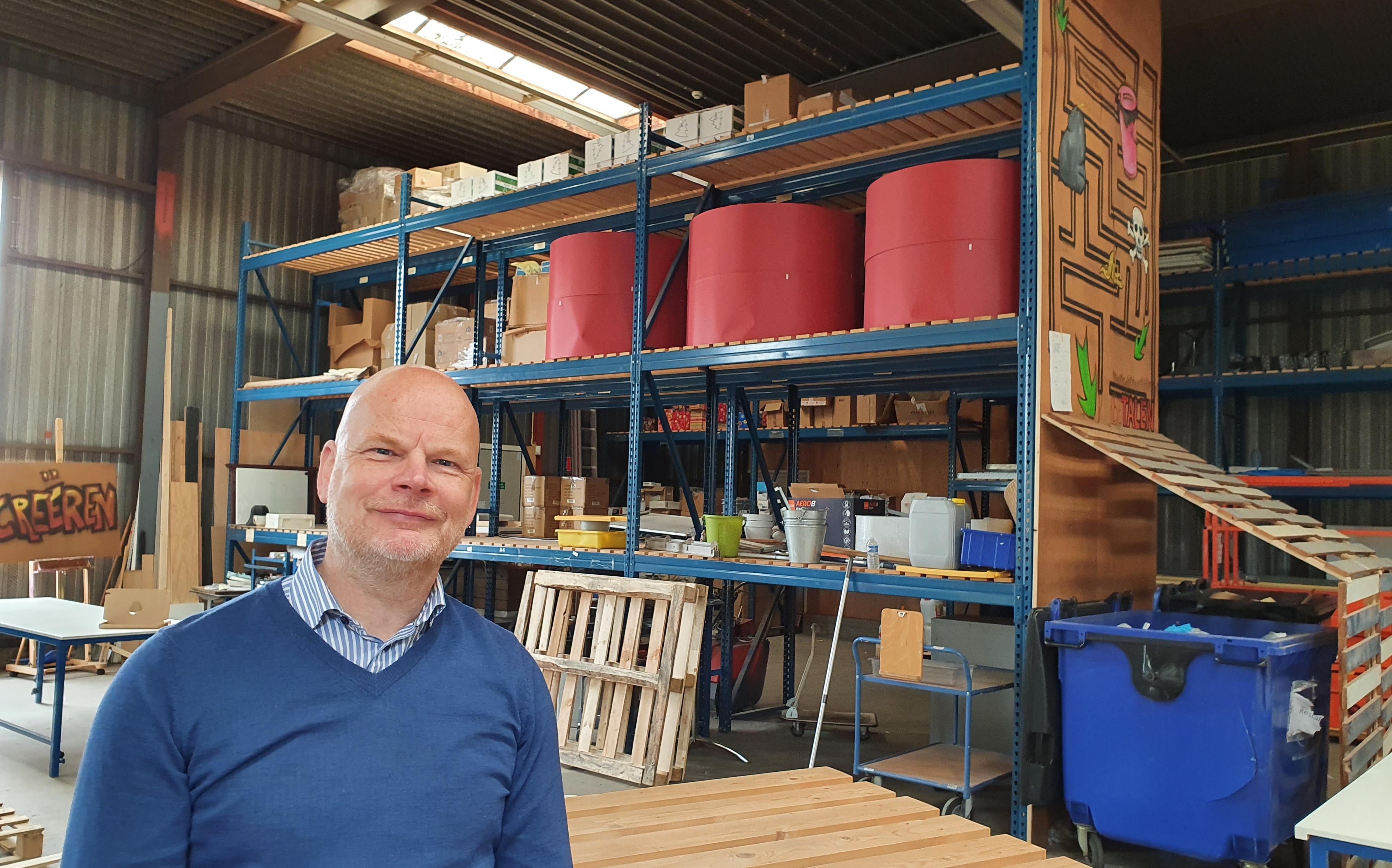 Paul Veld in de locatie voor de stadswerkplaats. Het initiatief gaat niet door. Paul Veld in de locatie voor de stadswerkplaats. Het initiatief gaat niet door.