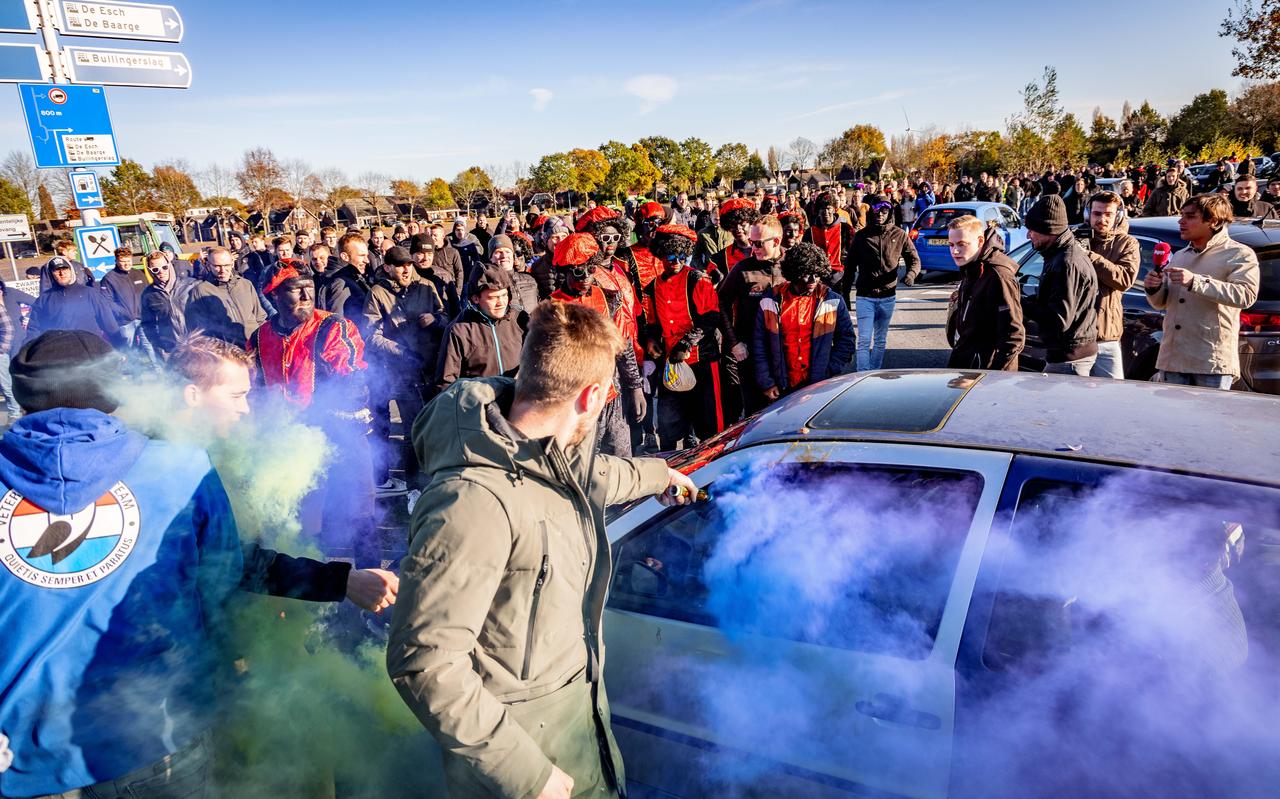 Twee 'dwaalgasten' weken af van het plan en kwamen op de afrit van de A28 in Staphorst uit. Dat was niet de bedoeling. Twee 'dwaalgasten' weken af van het plan en kwamen op de afrit van de A28 in Staphorst uit. Dat was niet de bedoeling.