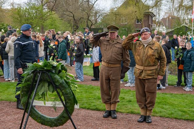 Een jeugdige buiging voor de vrijheid | serie Meppelerdiep