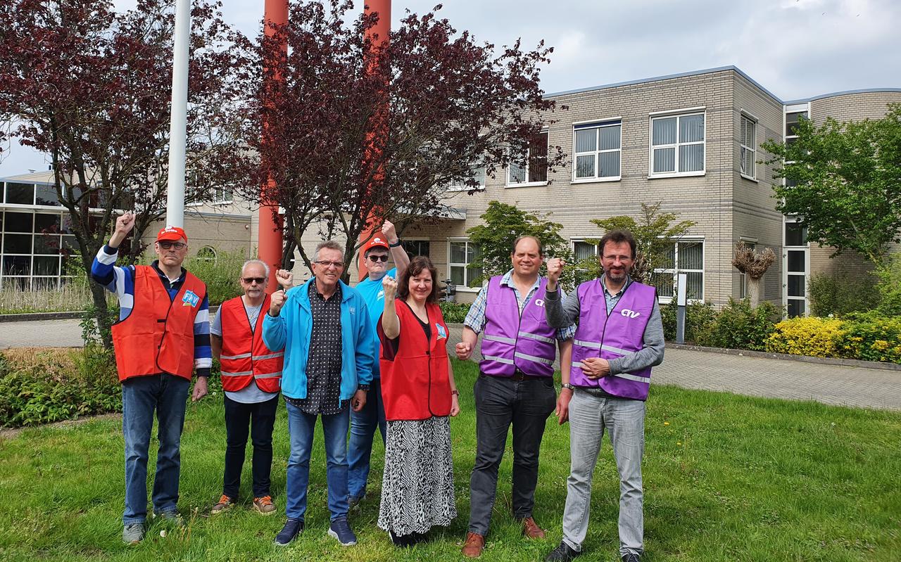 Medewerkers van Reestmond in Meppel eisen loonsverhoging vanwege hoge inflatie. Medewerkers van Reestmond in Meppel eisen loonsverhoging vanwege hoge inflatie.