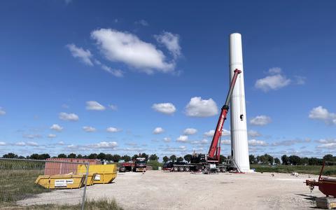 In de gemeente Staphorst staan drie windturbines. Er worden er nu drie bij gebouwd ten zuiden van Staphorst.