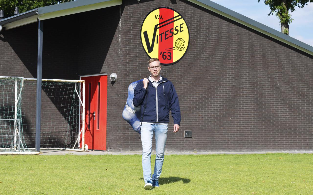 Ruben Keizer (24) is sinds 8 maanden de voorzitter van Vitesse’63. Daarnaast voetbalt hij zelf nog in het tweede team.
