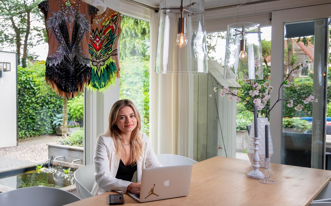 Nova Houtman: 'Hopelijk kan ik in de toekomst actief worden op social media als influencer, liefst op het gebied van kleding en mode.' Nova Houtman: 'Hopelijk kan ik in de toekomst actief worden op social media als influencer, liefst op het gebied van kleding en mode.'