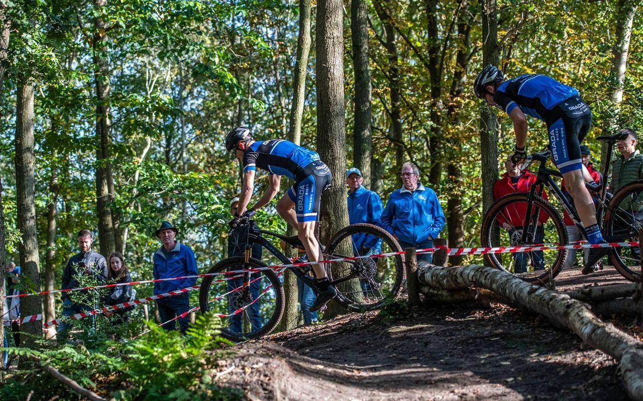 Er werd in Ruinen voor het eerst in wedstrijdverband door het Paosbergbossie gereden. Dat was het technische deel van het parcours. Er werd in Ruinen voor het eerst in wedstrijdverband door het Paosbergbossie gereden. Dat was het technische deel van het parcours.