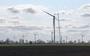 De nieuwe windturbine van Nieuwleusen Synergie is al voorzien van twee van de drie wieken.