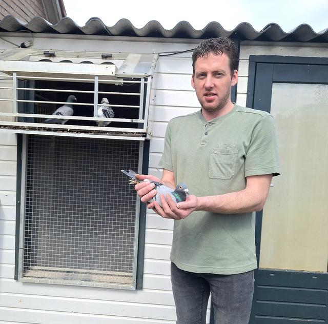 Eerste vlucht van PV De Streekvliegers uit Staphorst gewonnen door Bert Jansen