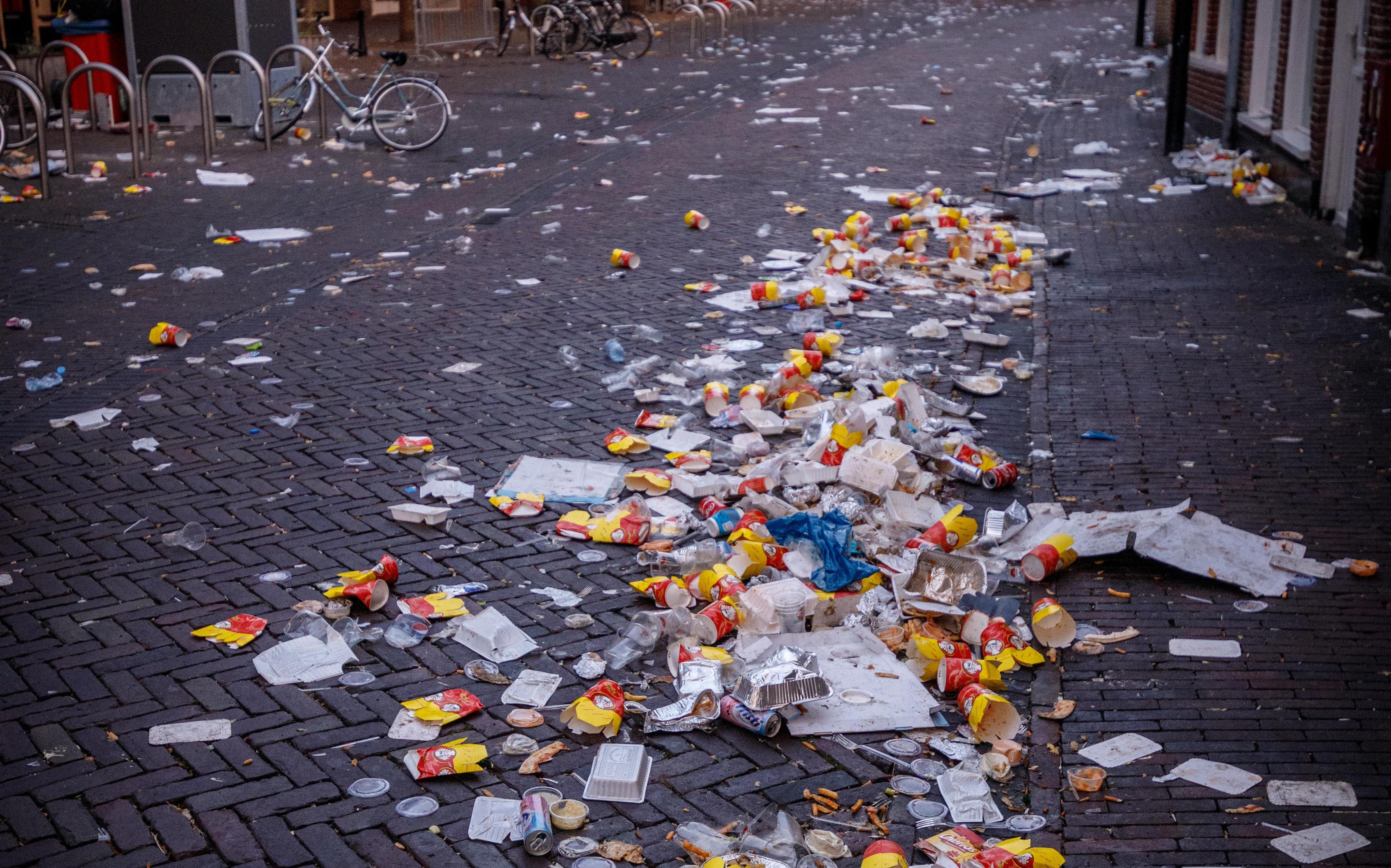 De rotzooi na Donderdag Meppeldag moet dit jaar worden teruggedrongen met de nieuwe pilot. De rotzooi na Donderdag Meppeldag moet dit jaar worden teruggedrongen met de nieuwe pilot.