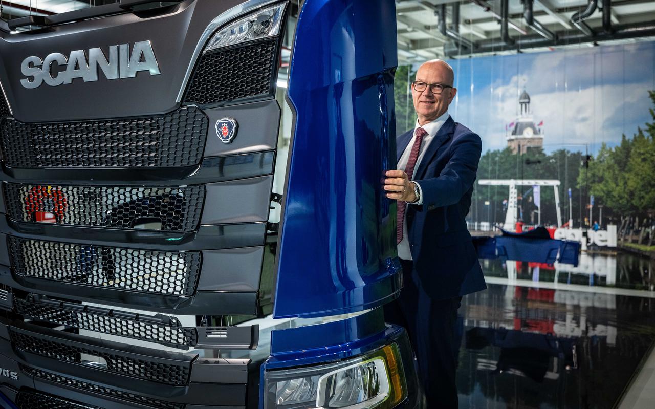 Managing Director Erik de Gilde bij een 'Scania gezicht'.