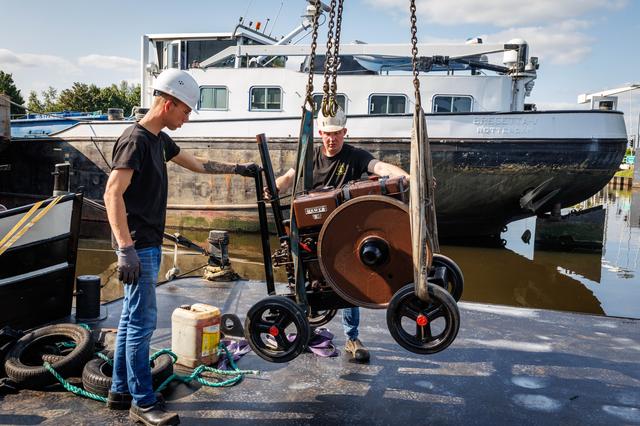 Vrienden brengen oude scheepsmotoren tot leven tijdens Grachtenfestival. ‘We willen Meppel weer op d