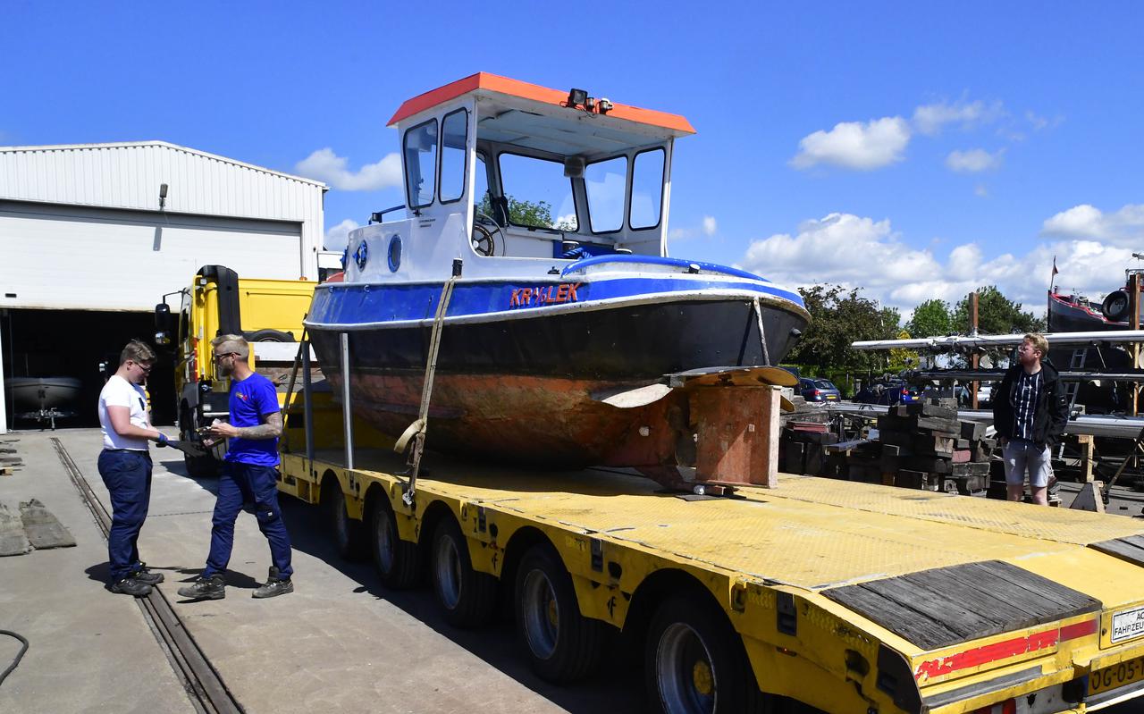 De Skua 1 kwam donderdagmiddag per trailer aan bij de jachthaven in Meppel.