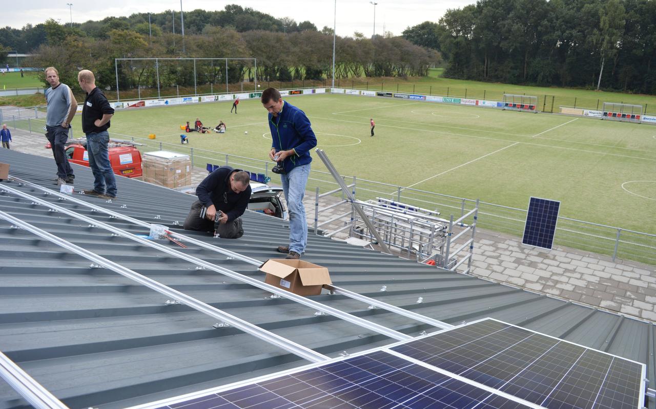 Meerdere sportverenigingen hebben zelf al zonnepanelen op het dak geplaatst, ZKC'19 deed dat zelfs al in 2016. Meerdere sportverenigingen hebben zelf al zonnepanelen op het dak geplaatst, ZKC'19 deed dat zelfs al in 2016.