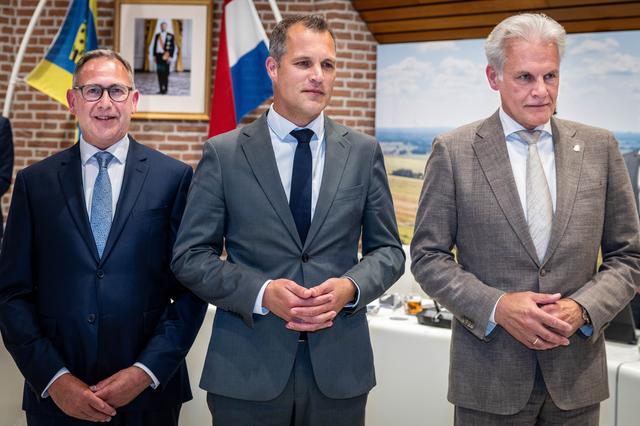 Coalitieakkoord in Staphorst: ‘Met elkaar de schouders onder zetten, in afhankelijkheid van Gods zeg