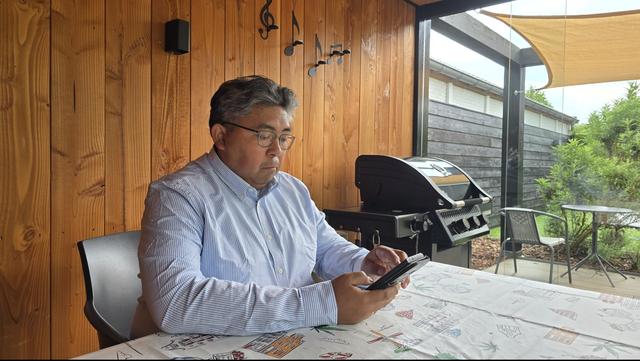 Johan uit Staphorst maandenlang offline na blokkades bij Meta: ‘Je digitale identiteit wordt je afge