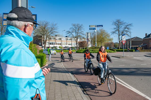 Basisschoolleerlingen in Meppel leggen verkeersexamen af
