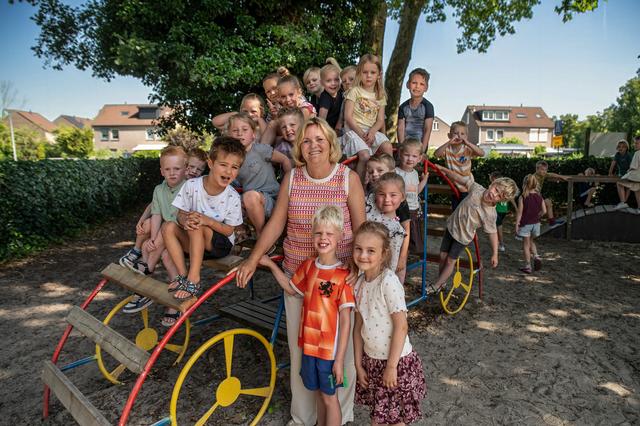 Juf Désiré Kollen uit Meppel neemt afscheid van het onderwijs na 40 jaar. ‘Juf zijn is de mooiste ba