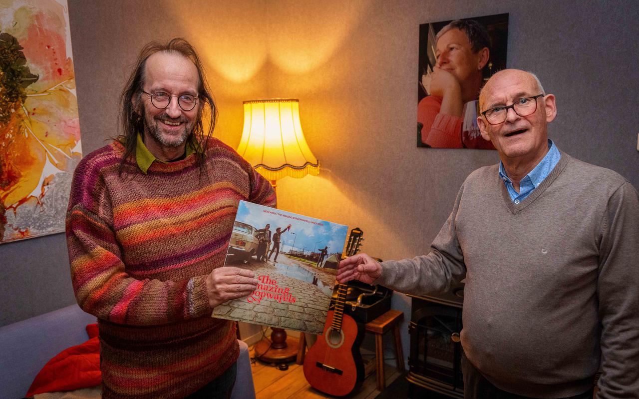 Wim Kortekaas krijgt een beroemde heruitgebrachte LP van The Amazing Stroopwafels Wim Kerkhof.